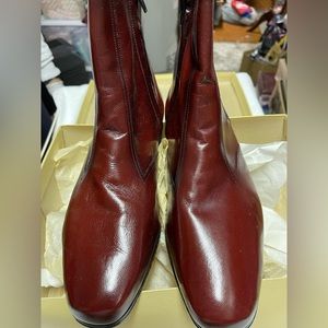 Men shoes in 10.5